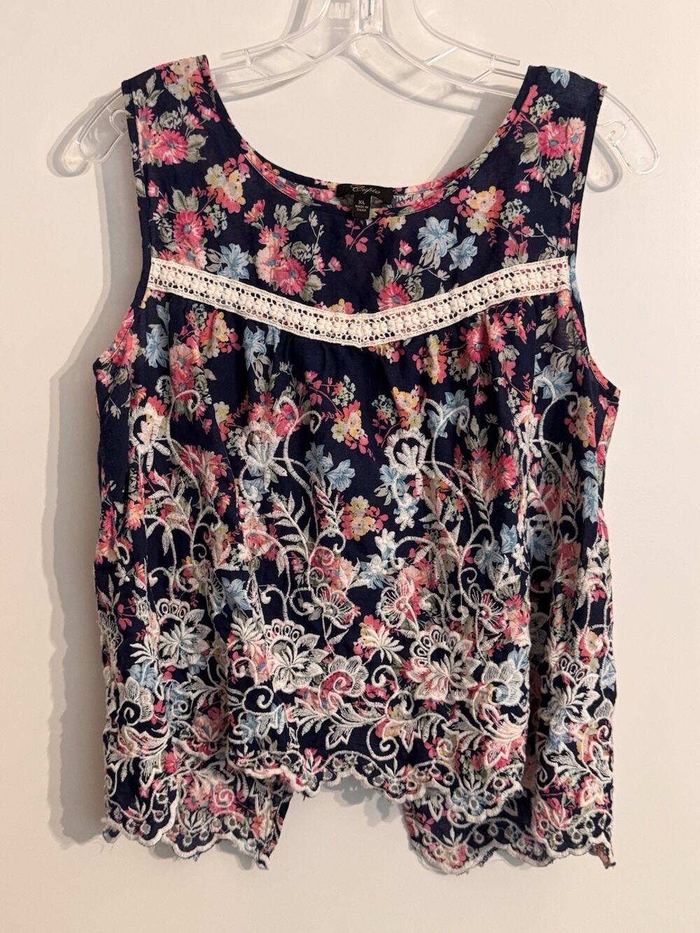 Cupio Tank Top Sz XL Navy Floral Sleeveless Pullover Shirt Blouse Preppy